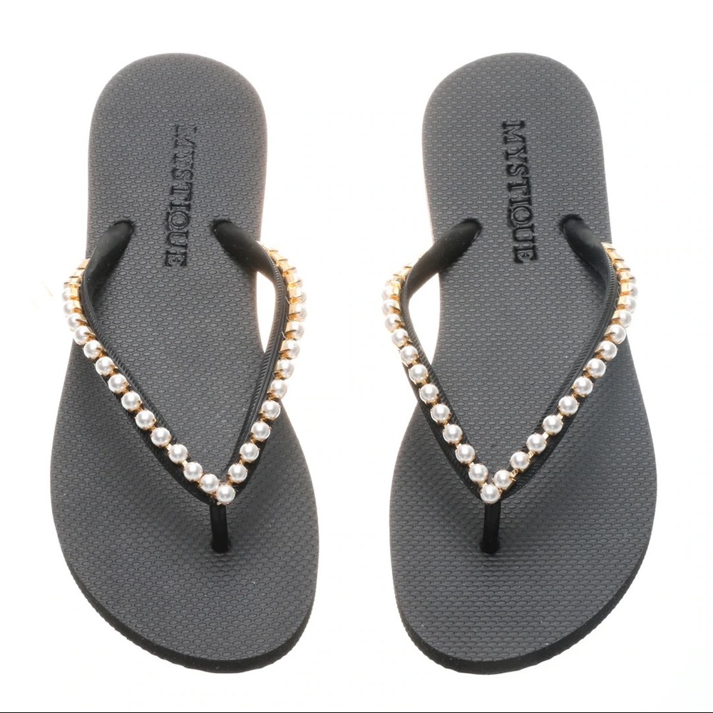 NWT MYSTIQUE PEARL FLIP FLOPS Size 7/8
